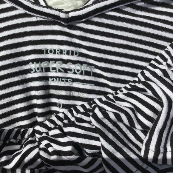 Torrid Super soft Ruffle tank size 0 (L) - Picture 6 of 8